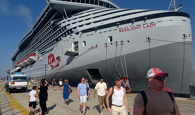 Bodrum'a denizden 2 bin 399 yolcu geldi