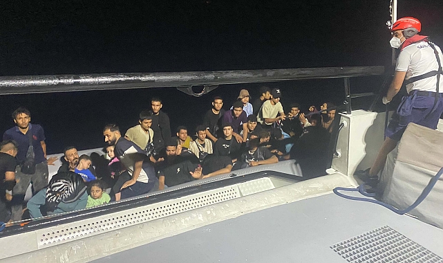 Bodrum'da 32 kaçak göçmen kurtarıldı, 44 kaçak göçmen yakalandı