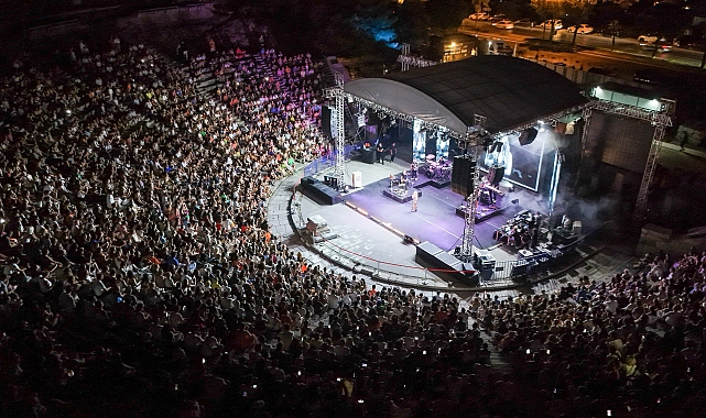 Bodrum'da Sertab Erener konserine yoğun ilgi
