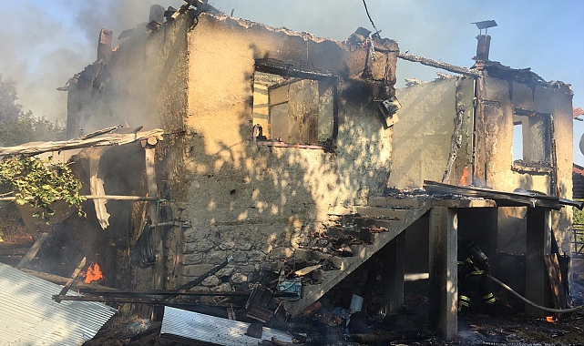 Bucak'ta ev yangını