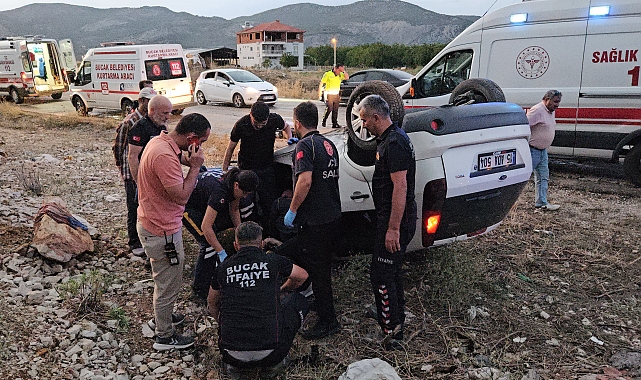 Bucak'ta virajı alamayan otomobil takla attı: 3 yaralı