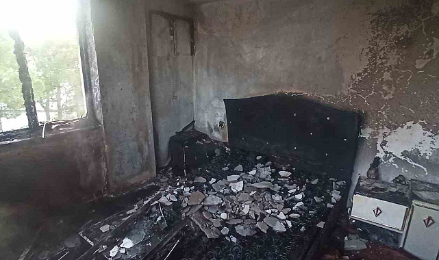 Burdur'da tek başına yaşayan genç, evde çıkan yangından arkadaşı tarafından kurtarıldı