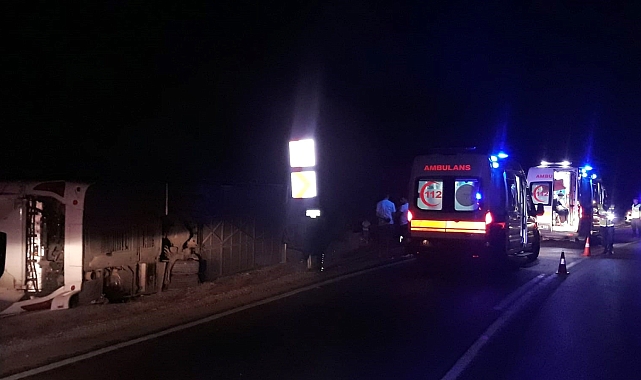 Burdur'da yolcu otobüsü virajda devrildi: 13 yaralı