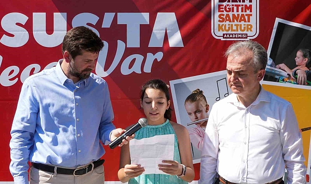 Çocuklar yaptıkları resimleri satarak sahipsiz hayvanlara mama alacaklar