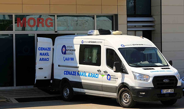 Düğünde öldürülen meclis üyesinin cenazesini ağabeyi gözyaşları içinde teslim aldı