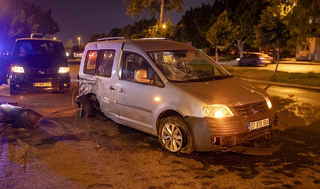 Ehliyetsiz sürücü otomobili hurdaya çıkardı