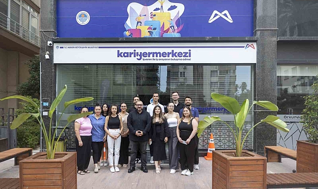 Kariyer Merkezi gençleri iş dünyasına hazırlıyor