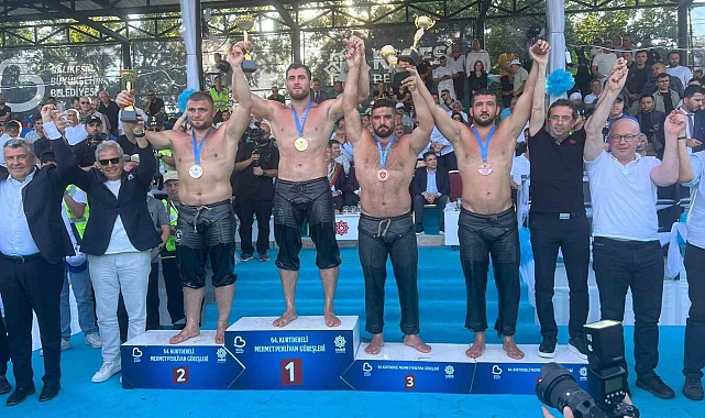 Kemer Belediye pehlivanı Balıkesir'de 3. oldu