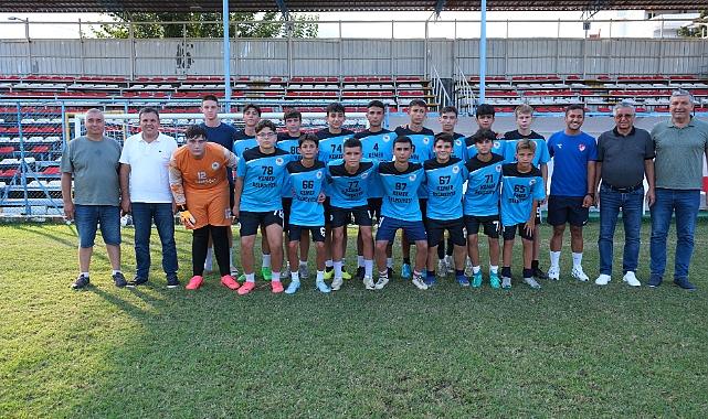 Kemer Belediyespor U16 takımı gol oldu yağdı