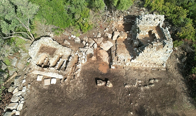 Kissebükü Antik Kenti'nde, vaftiz yapılan dini merkez ile ticari yapılar ortaya çıktı
