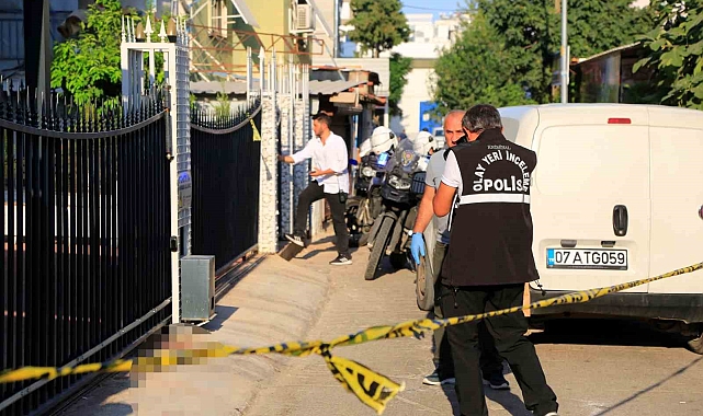 Kurşunu biten saldırganlar çalışanlar tarafından darp edildi