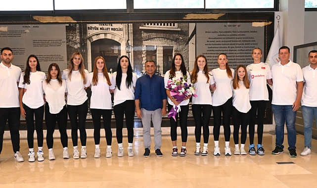 Manavgat Belediyespor Kadın Voleybol Takımı yeni sezona hazır