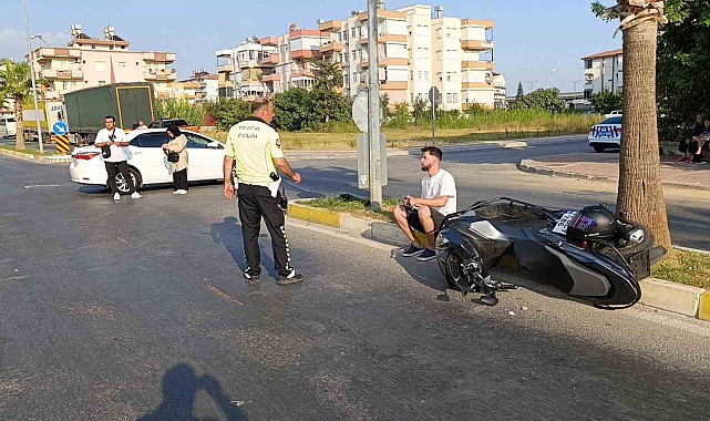 Manavgat'ta motosiklet ile otomobil çarpıştı: 1 yaralı