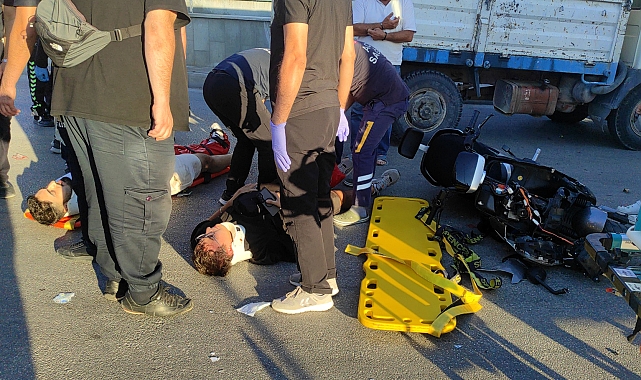 Motosiklet kamyonete çarptı: 2 yaralı