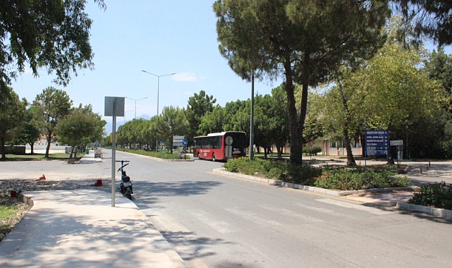 Öğrenciler Tatile Gidince Akdeniz Üniversitesi Sessiz Şehre Dönüştü