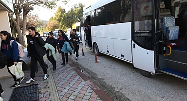 “Öğrencilerimizi ücretsiz taşımaya devam ediyoruz.”