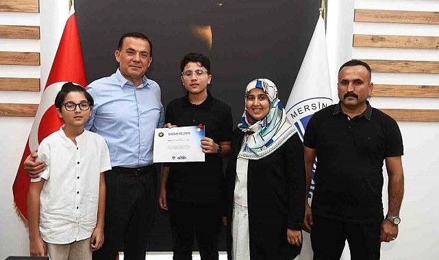 Özyiğit, dereceye giren öğrencileri ödüllendirdi