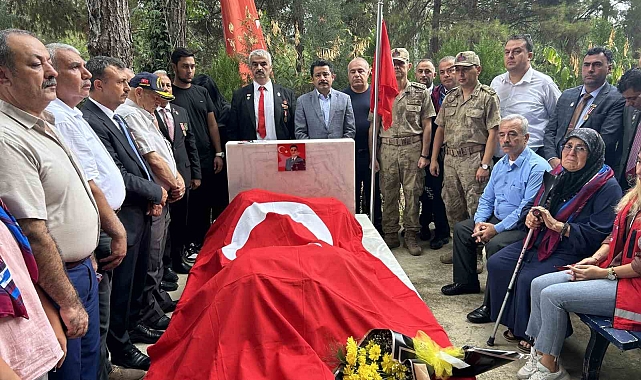Şehit Başçavuş Ferhat Gedik, mezarı başında dualarla anıldı
