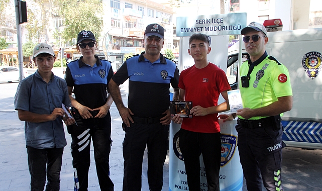 Serik polisinden bilgilendirme çalışması