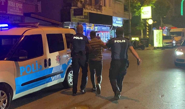 Seyir halindeki VİP araca saldırı: 1 yaralı
