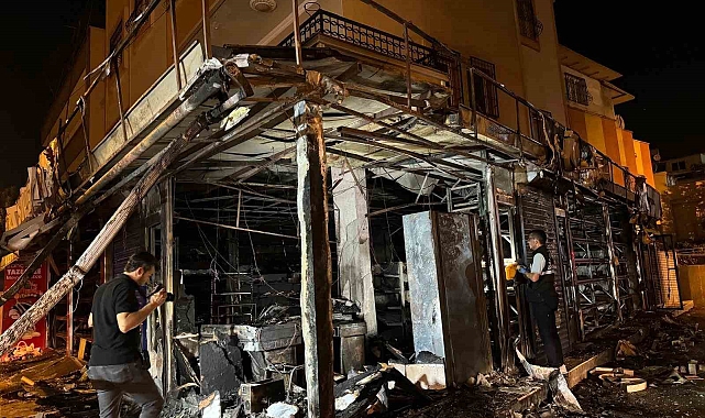 Tarsus'ta iş yerinde çıkan yangın hasara neden oldu
