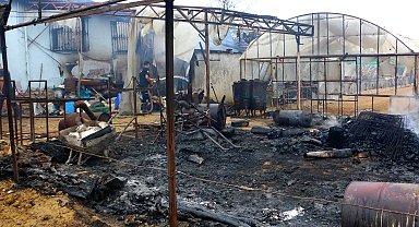 Tütsülemek isterken arı kovanlarını yaktı