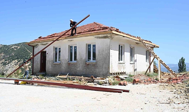 Vatandaşların köy konağı ve tuvalet tadilatına Isparta Belediyesi'nden destek