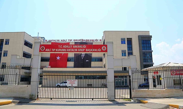 Yıldırım çarpması sonucu hayatını kaybeden genç Finike'de toprağa verilecek