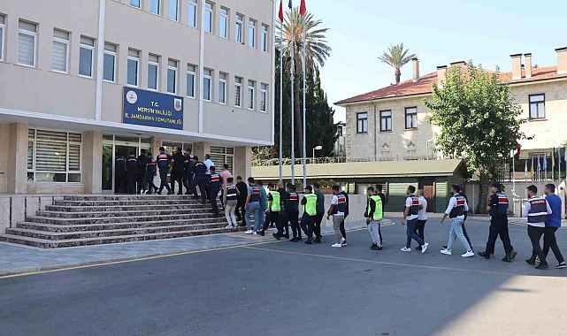 '1 milyon dolarlık kumaşa için' operasyon: 16 tutuklama