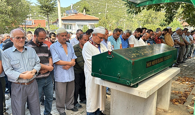 18 yaşındaki Hasan, sırtından bıçaklanarak öldürüldü