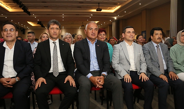 Ak Partililerden Böcek'e hizmet eleştirisi