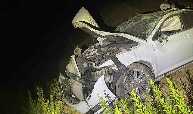 Alanya'da ehliyetsiz çocuğun kullandığı otomobil uçuruma yuvarlandı: 2 yaralı