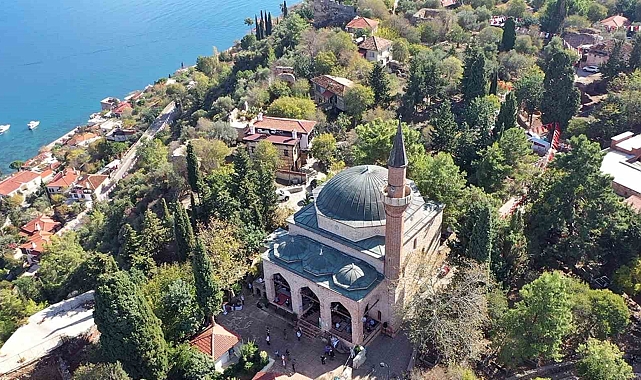 Alanya'da Selçuklu mimarisi 793 yıllık camiye turistlerin yoğun ilgisi