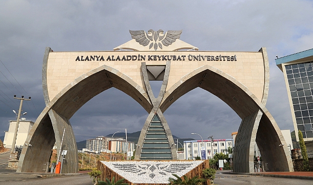 ALKÜ'den 3 bilim insanı dünyanın en etkili bilim insanları listesinde