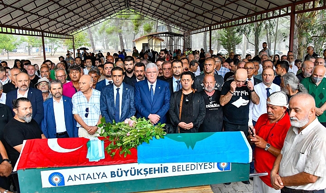Alparslan Türkeş'in dava arkadaşı Dönmezer, Antalya'da toprağa verildi