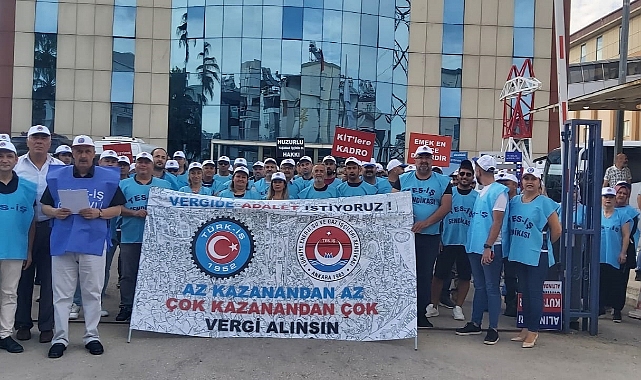 Antalya’da İşçiler Geçinemiyoruz Diyerek Sokağa İndi