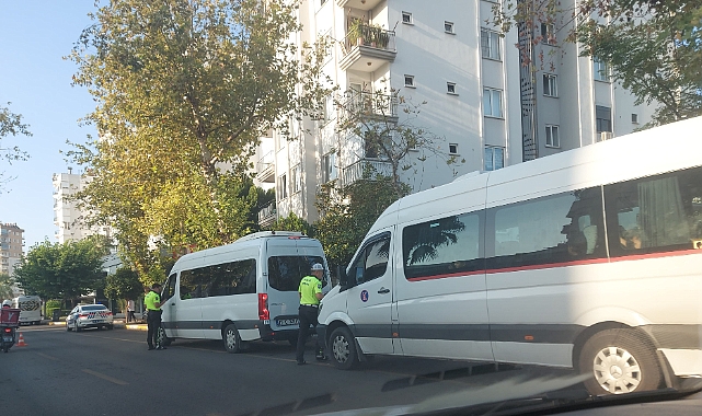 Antalya'da Trafik Ekiplerinden Servis Denetimi