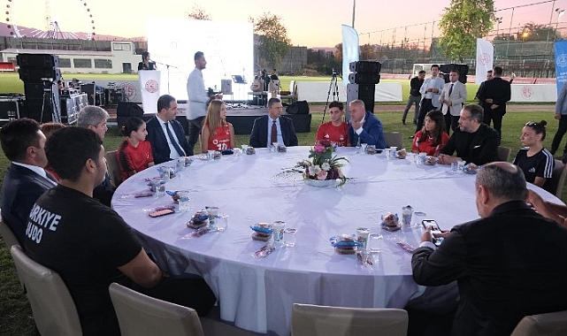 Antalya’nın Altın Çocukları Yemekte Bir Araya Geldi