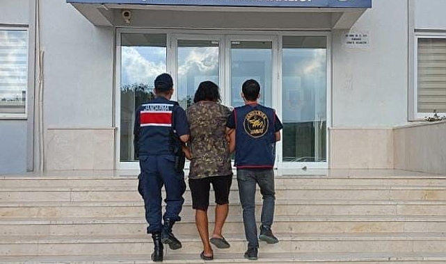 Antalya'da 10 yıl 11 ay hapis cezasıyla aranan şahıs yakalandı