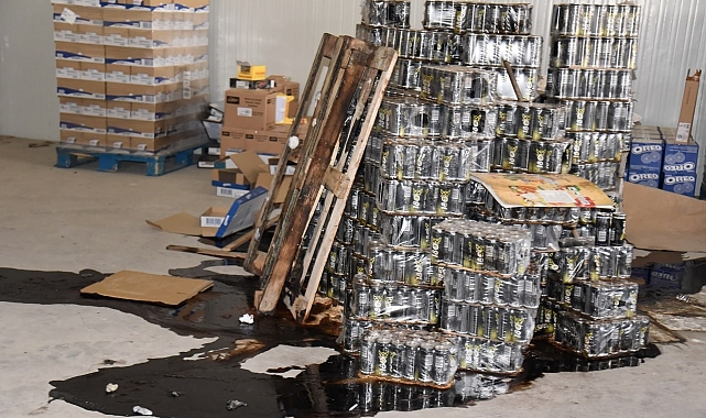 Antalya'da 17 ton bozuk tavuk ele geçirildi