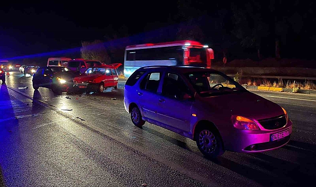 Antalya'da 3 araçlı zincirlemeli kaza: 1 yaralı
