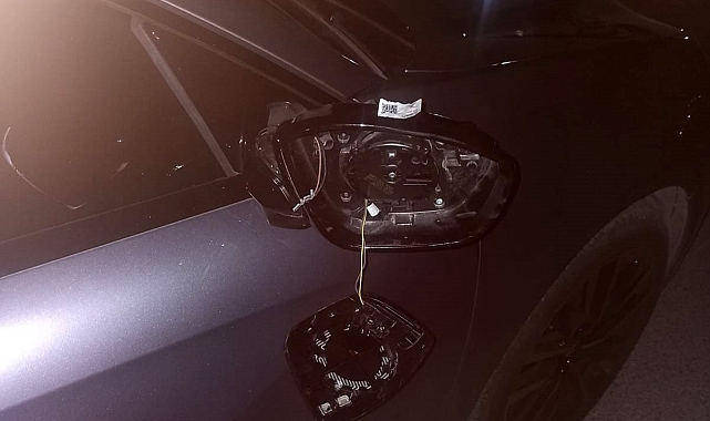 Antalya'da 8 otomobilin dikiz aynalarını kıran şüpheli, kovalamacayla yakalandı