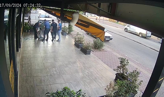 Antalya'da Hırsızlık Girişimi: Baklavacının Camını Kıran Şüpheli Suçüstü Yakalandı