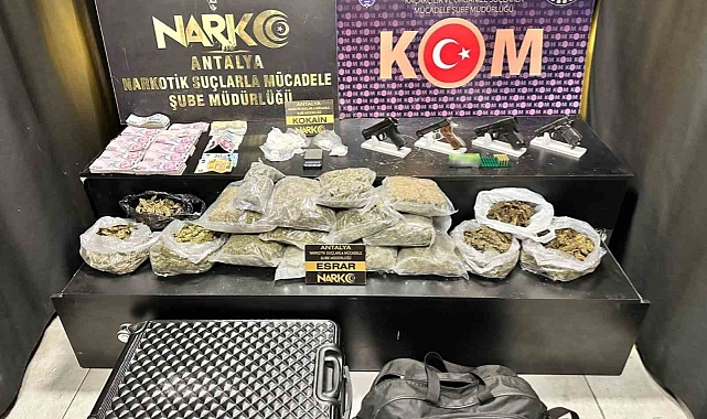 Antalya'da silah ticareti yapan şahıslara operasyon: 2 tutuklama
