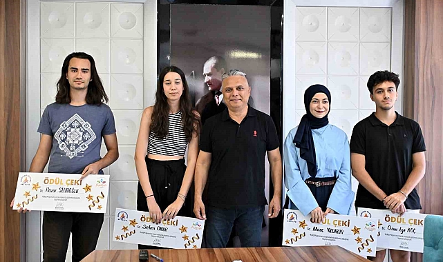 Antalya'da üniversiteli gençler ödüllendirildi