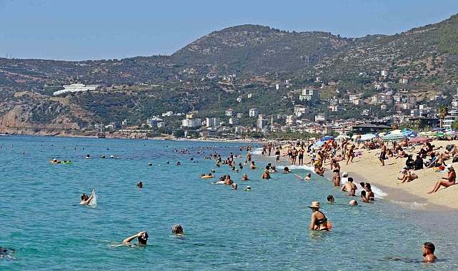 Antalya'da yazdan kalma günler devam ediyor