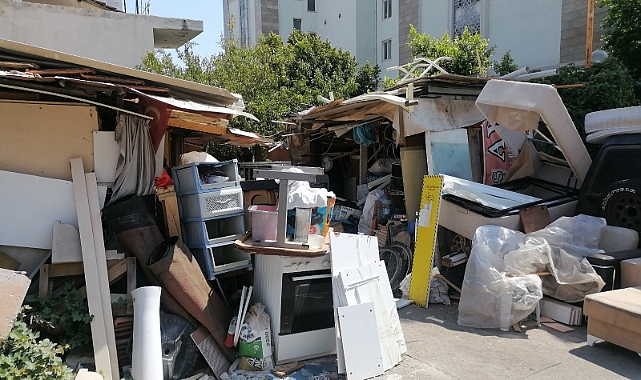 Bir Ev Düşünün Eşyası İçeri Sığmıyor!