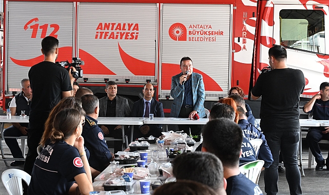 Böcek: Türkiye'nin en donanımlı itfaiye teşkilatıyız