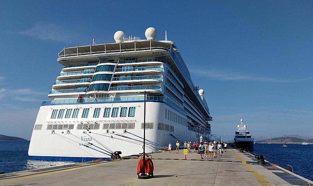 Bodrum'a denizden 1156 turist geldi