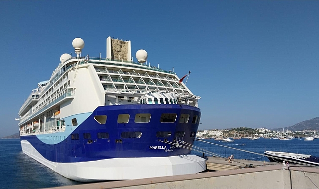 Bodrum'a denizden 1740 turist geldi